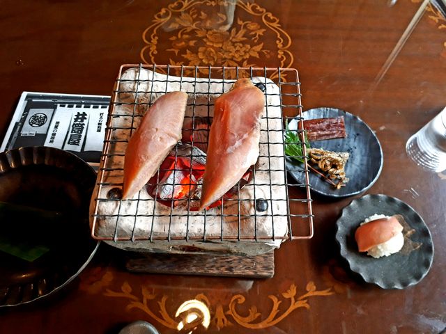 もうすぐお茶漬けにありつけるぞ!_千年鮭 井筒屋