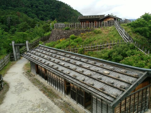 道は歩きやすいですね!_城山史跡公園