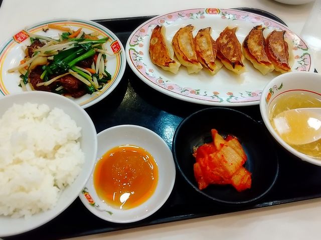 ニラレバ炒めと餃子の中華定食。_餃子の王将 アリオ川口レストラン店