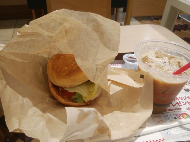 ハンバーガーも美味しいです。_ファーストキッチン 豊洲センタービル