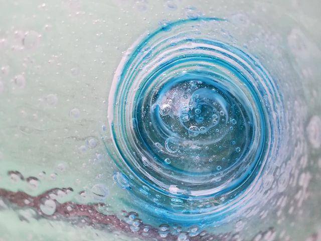 ハワイアンブルー、白、縞模様、すごくキレイな色合いです_Glass Studio Calore