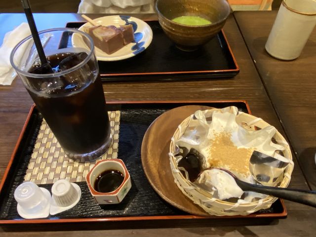 個人的なおすすめの、ざるわらび餅、とアイスコーヒー。_一乗寺中谷