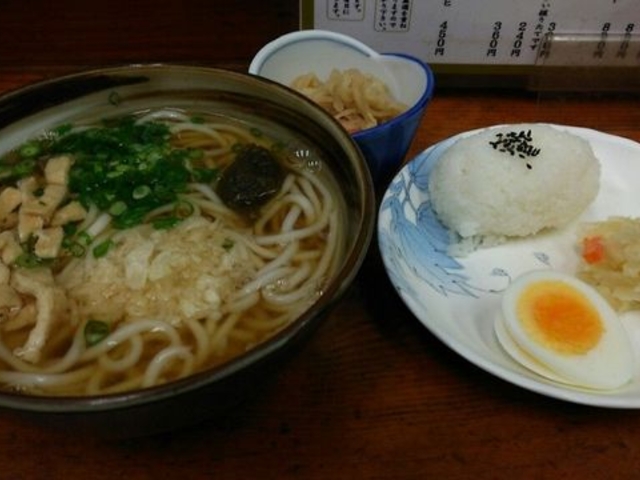 うどんとむすぶのセット_山乃家本通店