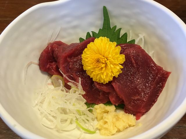 馬刺し_甲州ほうとう・小作・河口湖店