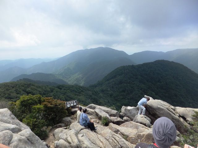御在所岳・望湖台から望む雨乞岳_雨乞岳