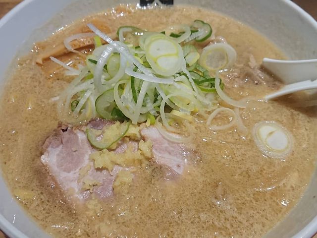 生姜がアクセントの熱々の味噌ラーメン_都営新宿線 船堀駅