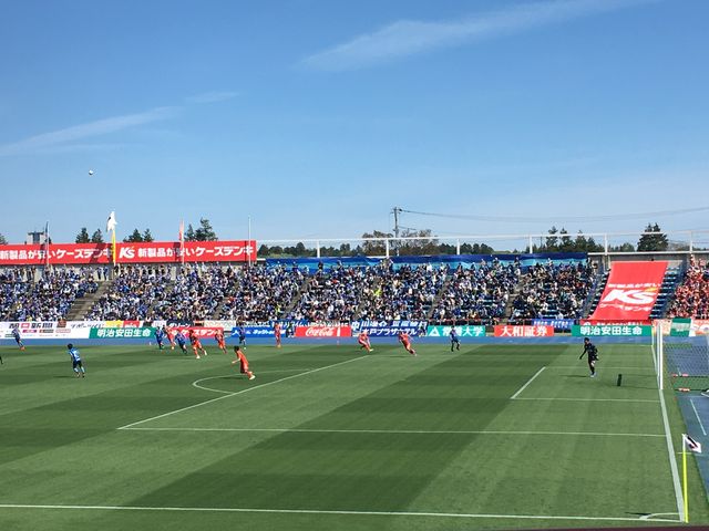 ピッチまでの距離も近く、観戦は楽しめます!_ケーズデンキスタジアム水戸(水戸市立競技場)