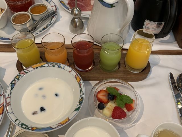 噂の世界一の朝食。これに数種類の美味しいパンが付いています。_神戸北野ホテル