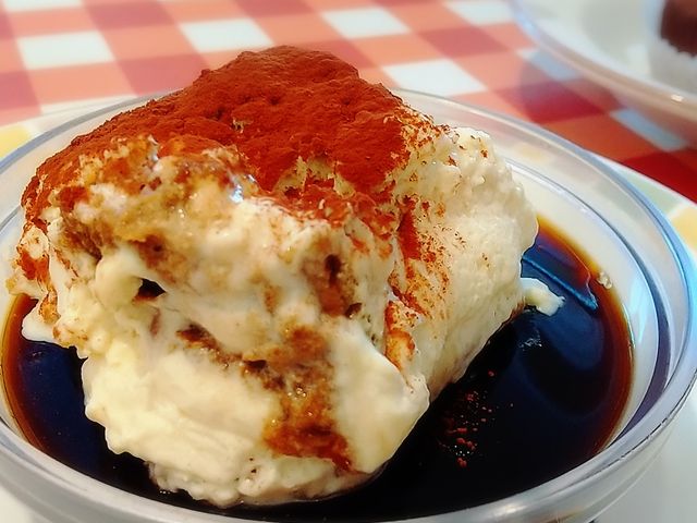 食後のデザートは、とろけるティラミス&コーヒーゼリー_サイゼリヤ川口江戸店
