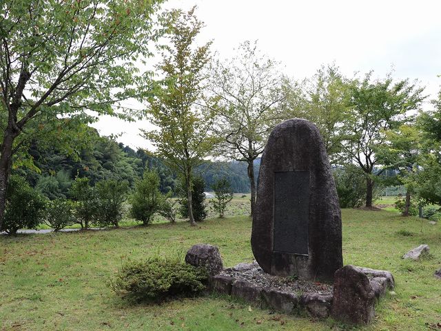 小野小町歌碑。_小町公園