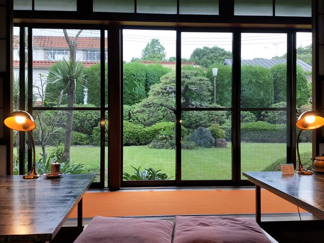 日本庭園を眺めながら_カフェ 閑居
