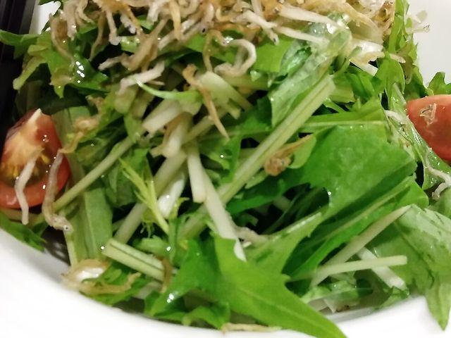 ジャコ水菜サラダ_名古屋名物・元祖手羽先唐揚げ/風来坊 名駅南店