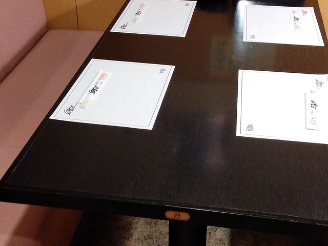 テーブル席_名古屋名物・元祖手羽先唐揚げ/風来坊 名駅南店