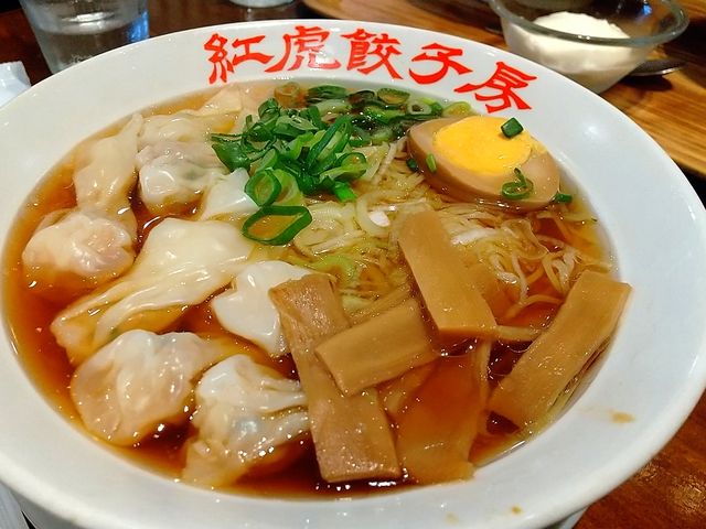ワンタン多めが嬉しいワンタン麺_紅虎餃子房・東京ドームラクーア店
