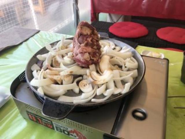タワー盛り_司バラ焼き大衆食堂