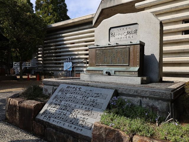 金物のまち、三木にふさわしい。_「村のかじや」記念碑
