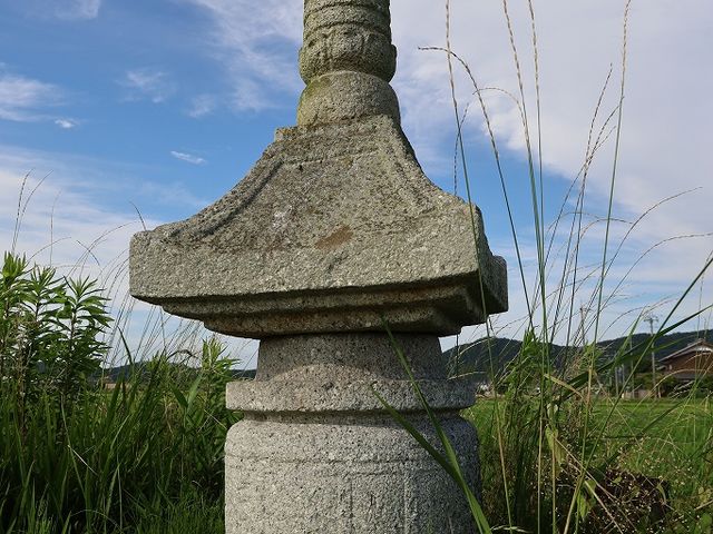 鎌倉時代の石造物とは思えないほどです。_八幡神社宝塔