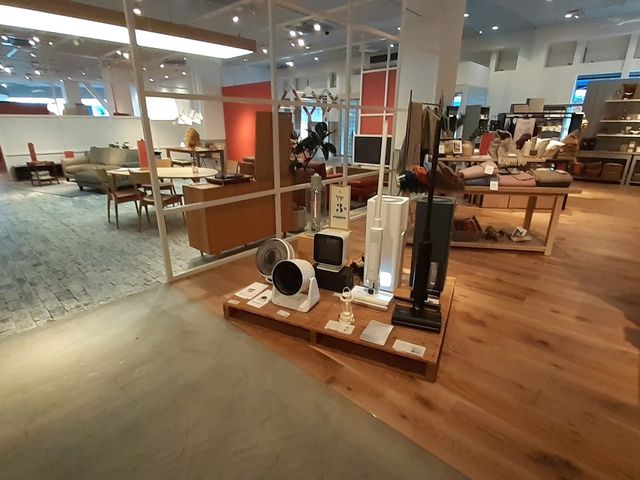 店内_アクタス・六甲店