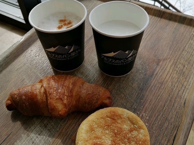 飛騨牛乳とチャイ_アルプスのパン屋さん