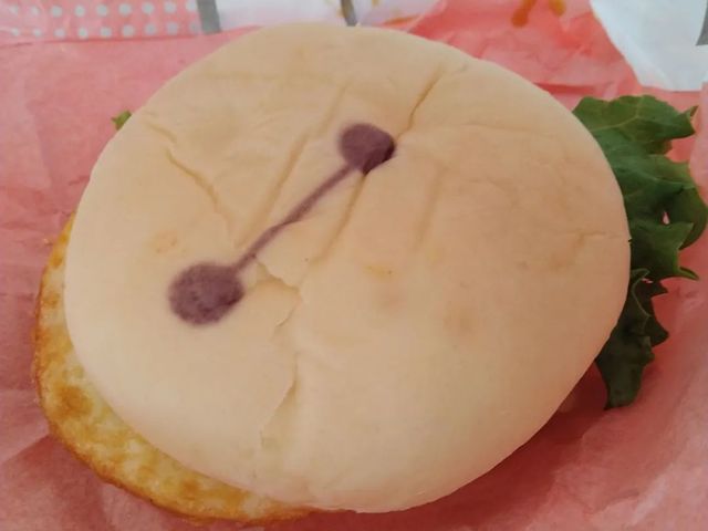 限定のベイマックスバーガー_トゥモローランド テラス