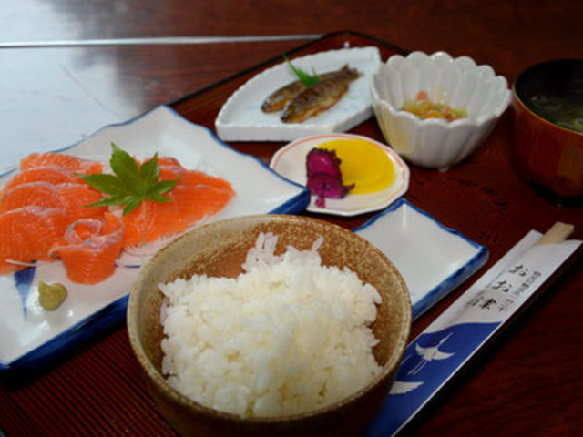 にじます刺身定食_大津つり公園