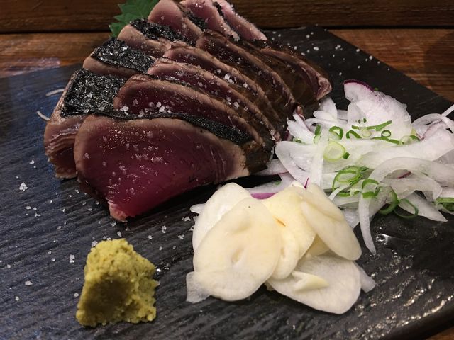 藁焼き鰹の塩たたき、大好き_藁焼き鰹たたき 明神丸 帯屋町