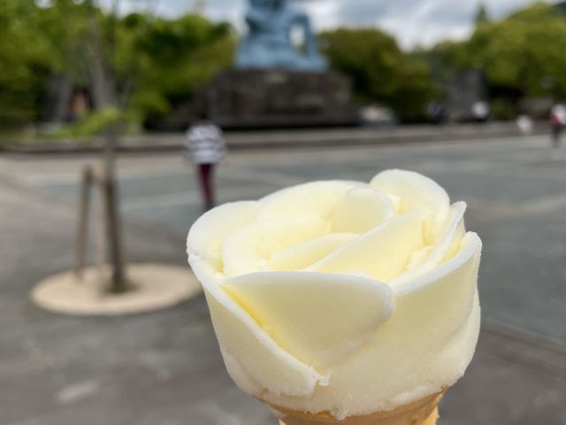 平和公園の一角で、偶然見つけた「ちりんちりんアイス」!暑い日差しの中の、散策中…美味しかったです!_長崎バス観光株式会社