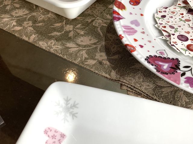 お湯につけてシールを剥がして貼ります。_コミュニティガーデン那須倶楽部