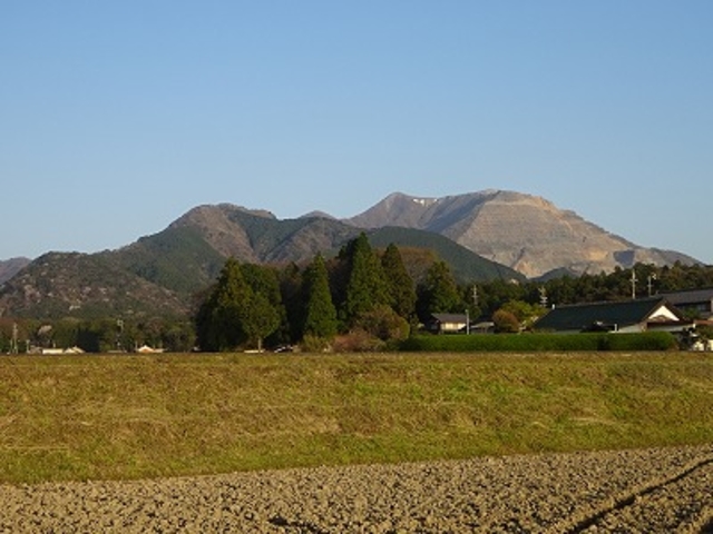 孫太登山口手前からの藤原岳_藤原岳