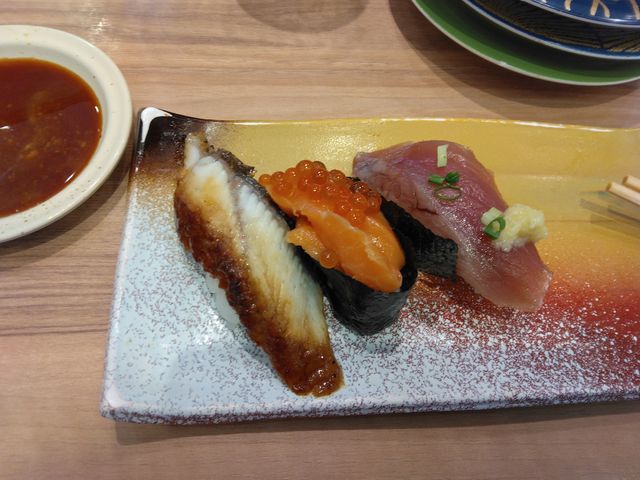 うなぎもカツオもとてもおいしかったです。_海鮮三崎港海ほたる店