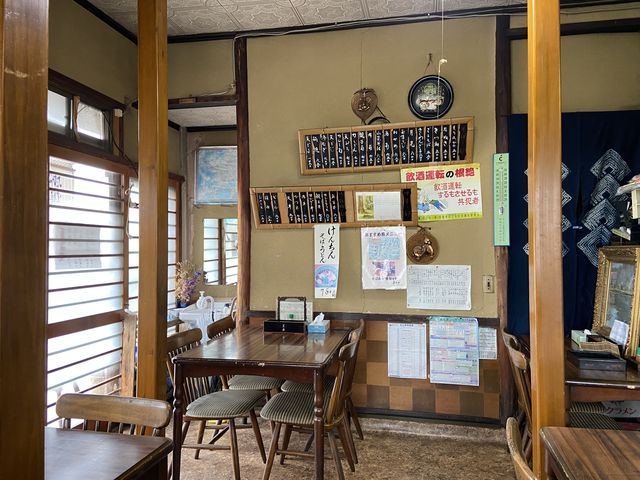 日立そば「玉半」内観_玉半そば店