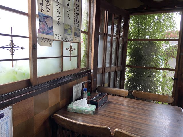 蕎麦「玉半」店内_玉半そば店