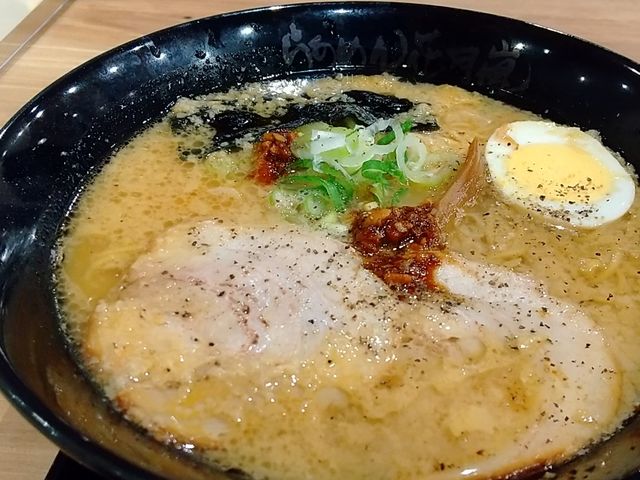 背脂ウキウキのこってりラーメン、食べごたえあり。_らあめん花月嵐ジャスコ洛南店