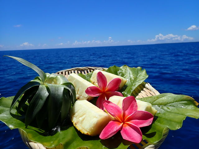 船の上で切ってくださったパイナップルです。_Relax Dive BANANA 石垣島