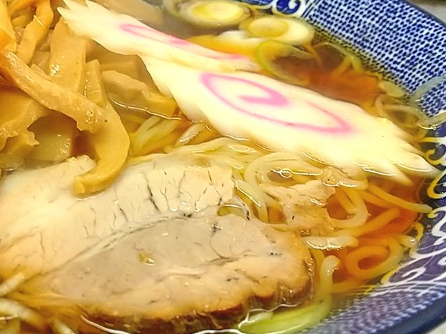 なるとがたまらない昔懐かしいらーめん_西新井らーめん