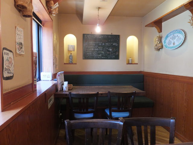 窓際の席_Beer ITALIANO
