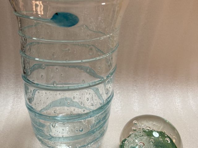 左右非対称なところが、魅力です。缶ビールが丁度入ります。_福地ガラス工房