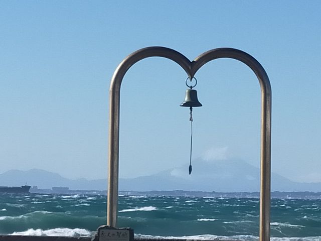 レストラン前のモニュメント_金谷フェリー波留菜亭