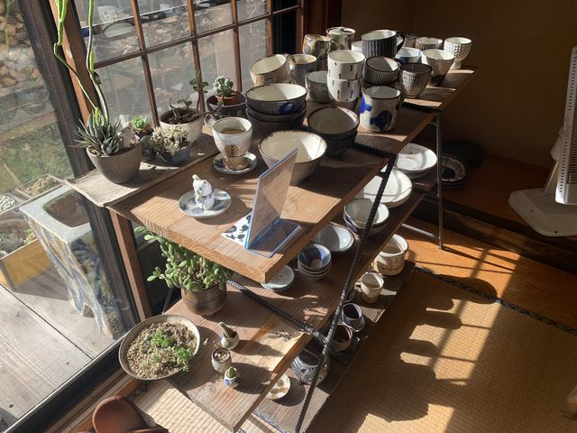 お部屋の中の作品_陶器工房こねこねや
