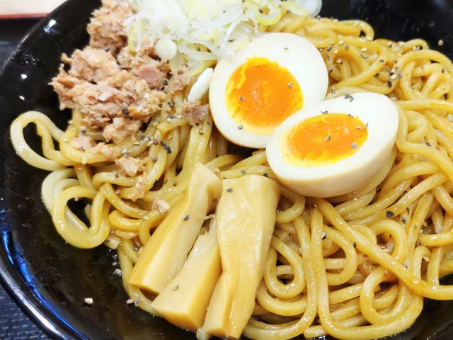 煮玉子オンの油そば_三田製麺所 有楽町店