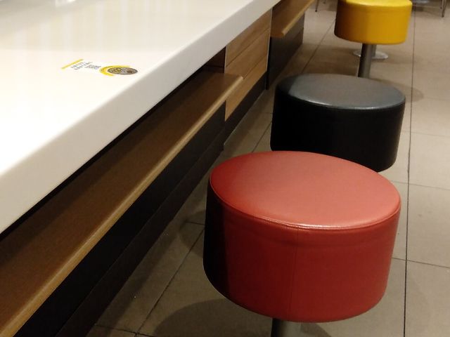 カウンター席_マクドナルド島田アピタ店
