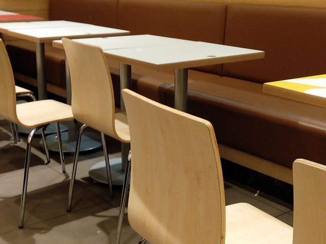 テーブル席_マクドナルド島田アピタ店