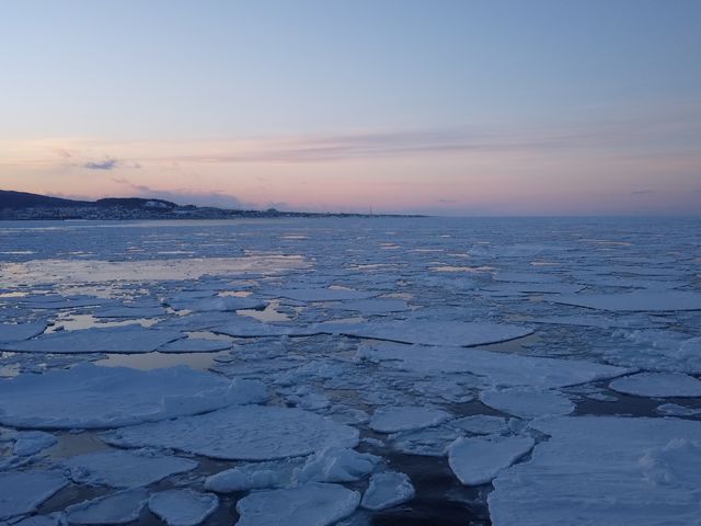 やがて空は薄紅色に。_流氷砕氷船 ガリンコ号U