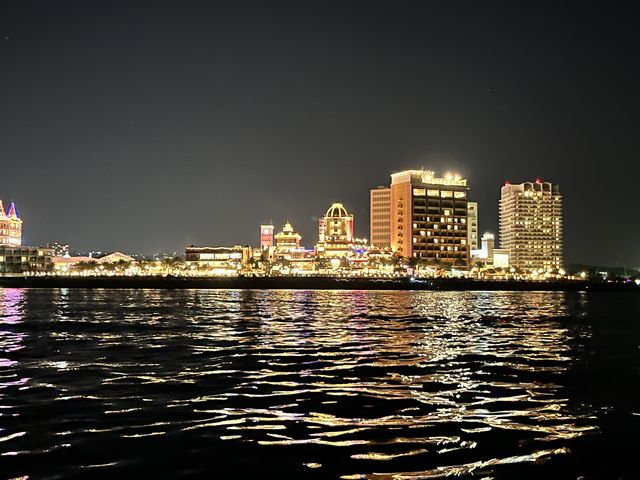 美浜アメリカンビレッジの夜景_沖縄マリンアクティビティ ファニーパル