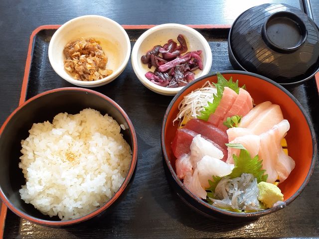 活きイキ刺身定食_まぐろ食堂七兵衛丸