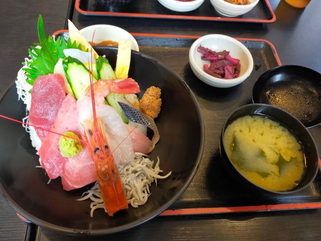 天然本マグロ海鮮丼_まぐろ食堂七兵衛丸