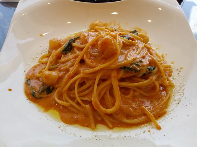 小エビと貝柱のトマトクリーム。後味さっぱりの濃厚ソースで美味しい!_岩瀬カナル会館