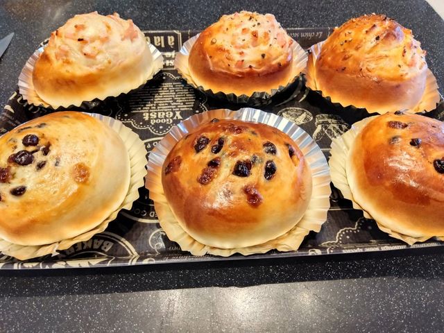 焼き立てパンのできあがり!美味しいそう!_パンスクール ぷらんた〜る
