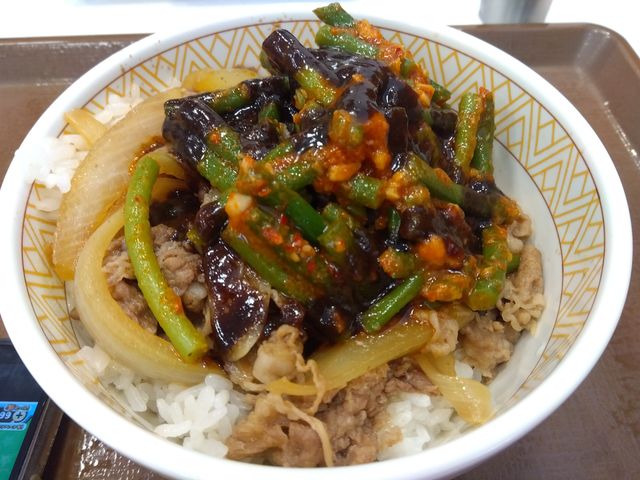 黒マー油にんにくの芽牛丼_すき家イオン利府店