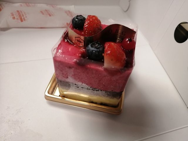 カシスバニーユ_QBG ル パティシエ タカギ